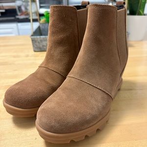 Sorel suede wedge boot